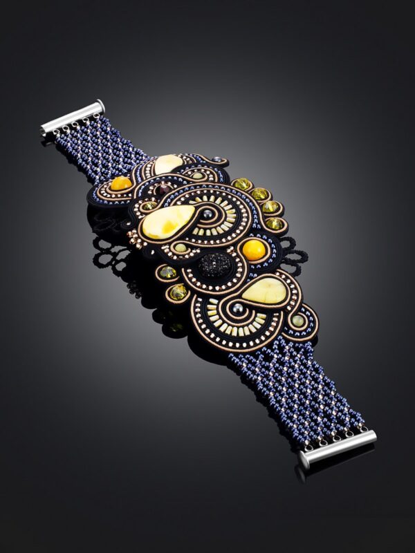 191.jpg Luxurious Braided Bracelet with inserts of Natural Amber
