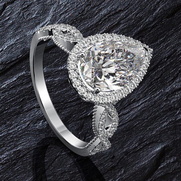 4-4.jpg Large Zirconia Stone Ring