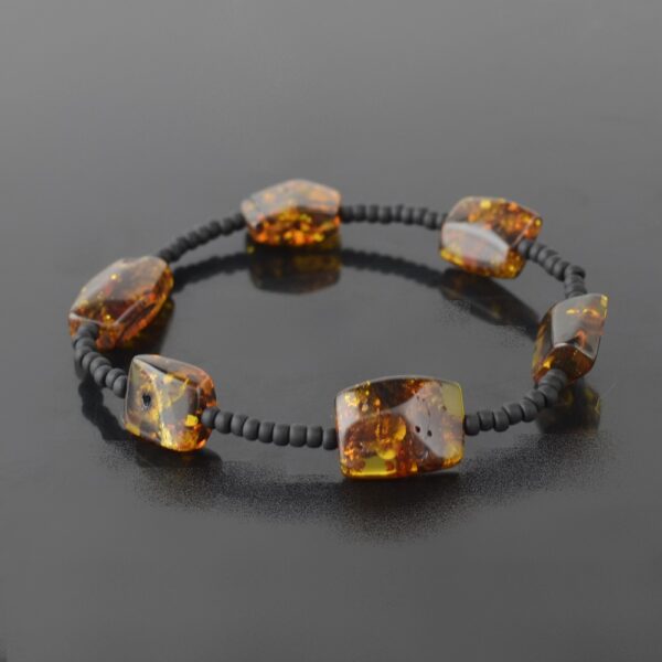 DSC0270M.jpg Amber Bracelet Green with screw clasp