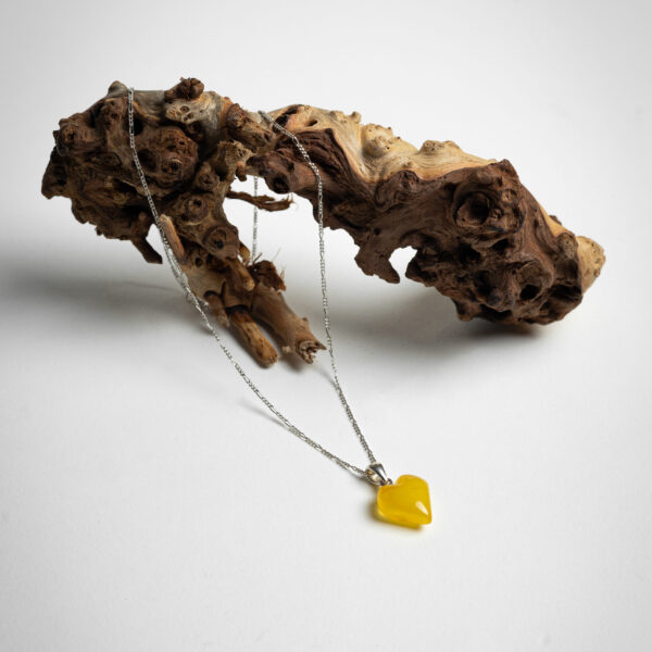 EH-1-scaled-1.jpg Golden Heart Amber Pendant
