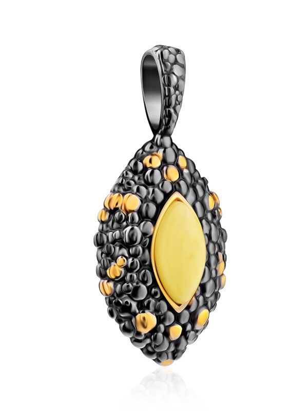 Pendant-decorated-with-natural-amber-1.jpeg Pendant Decorated with Natural Amber Rauschen