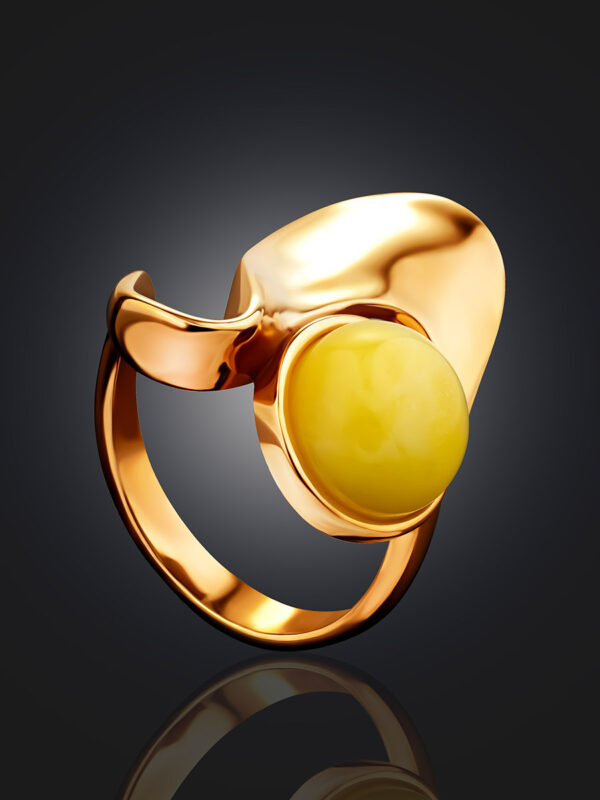 Volumetric-gold-plated-ring-with-honey-colored-amber-1.jpeg Volumetric Ring with Honey-Colored Amber
