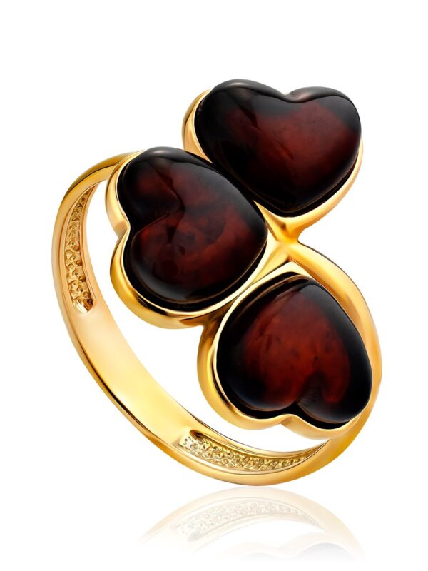 effektnoe_koltso_iz_pozolochennogo_serebra_i_yantarya_vishnyevogo_tsveta_trismegist1.jpg Cherry Amber Ring