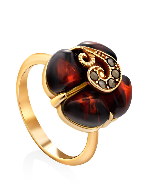 effektnoe_koltso_lola_iz_pozolochennogo_serebra_i_yantarya_konyachnogo_tsveta1.jpg "Lola" Cognac Amber Ring