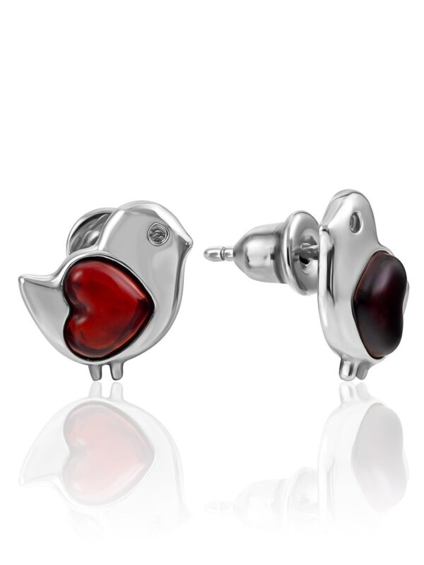 nebolshie_sergi_pusety_ptichka_s_vishnyevym_yantaryem1.jpg Small Stud Earrings "Bird" with Cherry Amber