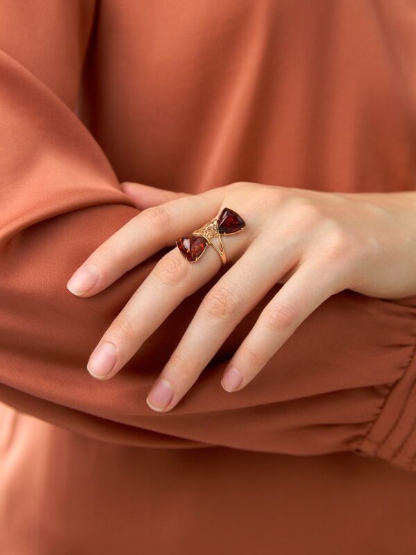 red6.jpg Large Natural Amber Ring