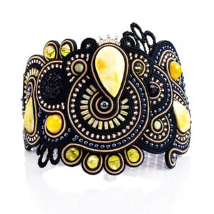 roskoshnyy_pletyenyy_braslet_so_vstavkami_iz_naturalnogo_medovogo_yantarya_indiya_v_chyernom_tsvete1.jpg Luxurious Braided Bracelet with inserts of Natural Amber