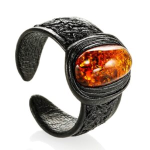stilnoe_koltso_iz_kozhi_i_naturalnogo_tselnogo_yantarya_nefertiti1.jpg Leather and Natural Amber Ring "Nefertiti"